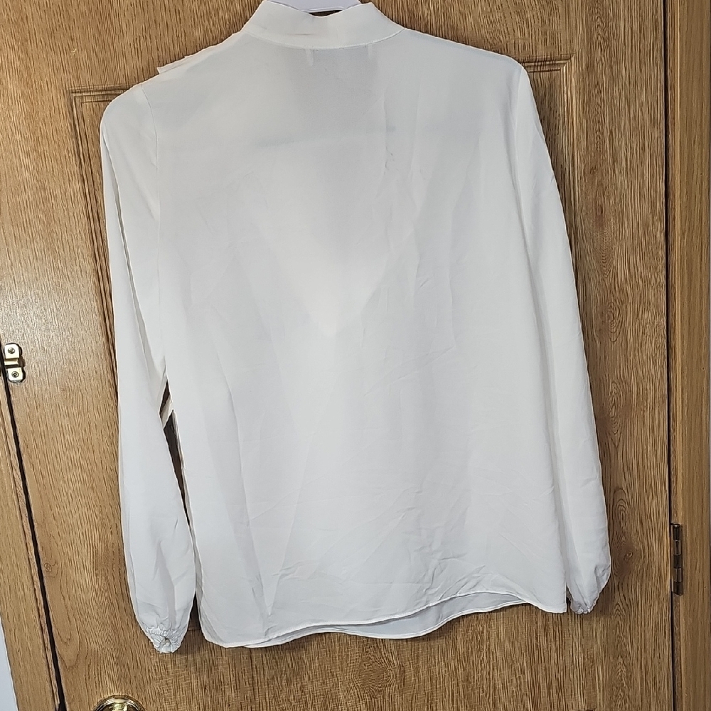Kasper Elegant White Ruffle Blouse - Picture 7 of 7